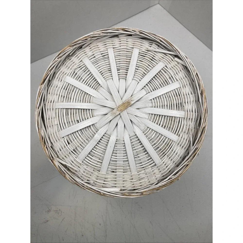 Vtg White Wicker Rattan Wastebasket Trash Can Bathroom Bedroom Cottage Boho